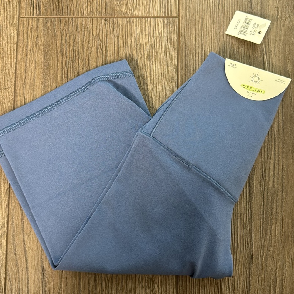 AERIE CRISS CROSS OFFLINE LEGGINGS XXS BRAND NEW, TAGS ATTACHED 7”